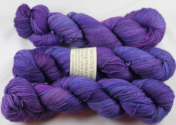 Don't Look Under the Lilacs Unconquerable Sole BFL SW BFL/nylon fingering weight sock yarn